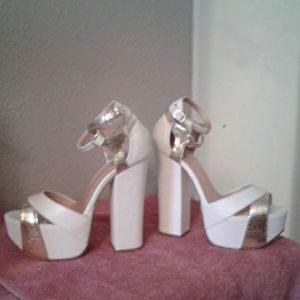 Lunching platform heels NIB